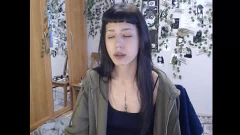 Mina online show from October 9, 2025, 8:34 am