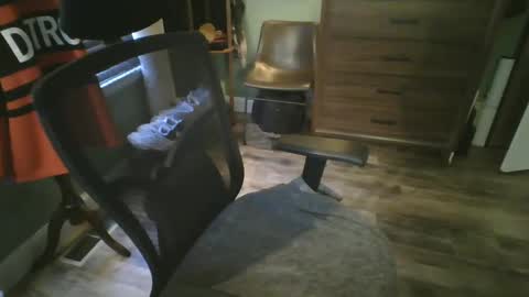 wazooforty2 online show from February 7, 2025, 6:13 pm