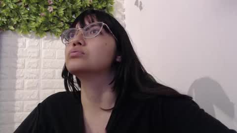 Trixie 3 online show from March 7, 2025, 1:29 pm