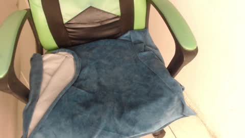 Trixie 3 online show from September 26, 2025, 1:48 pm