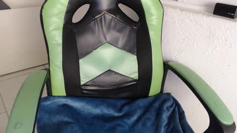 Trixie 3 online show from November 1, 2025, 5:04 pm