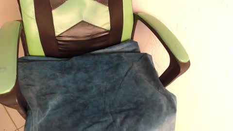 Trixie 3 online show from November 17, 2025, 1:28 pm