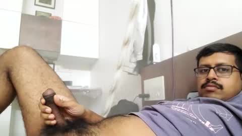 sexyguy online show from September 19, 2025, 7:43 am