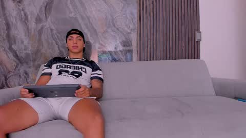 Snapshot of web_gammer_ chatting on September 14, 2025, 2:11 am Jhonny Dick his neighbors. online show from September 14, 2025, 2:11 am