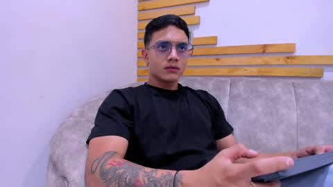 Snapshot of web_gammer_ chatting on September 18, 2025, 8:22 pm Jhonny Dick his neighbors. online show from September 18, 2025, 8:22 pm