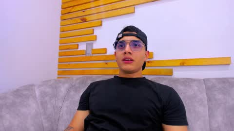 Snapshot of web_gammer_ chatting on September 24, 2025, 7:17 pm Jhonny Dick his neighbors. online show from September 24, 2025, 7:17 pm