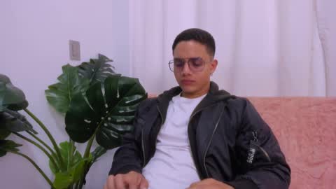 Snapshot of web_gammer_ chatting on September 29, 2025, 7:19 pm Jhonny Dick his neighbors. online show from September 29, 2025, 7:19 pm