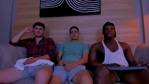 Snapshot of web_gammer_ chatting on December 4, 2025, 7:22 pm Jhonny Dick his neighbors. online show from December 4, 2025, 7:22 pm