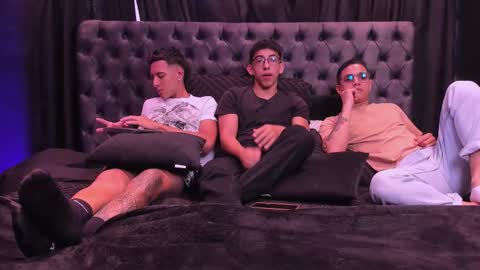 Jhonny Dick  his neighbors. online show from February 3, 2026, 7:52 pm