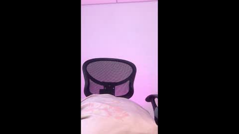 Snapshot of webcamjl chatting on December 11, 2024, 8:39 pm Balruk online show from December 11, 2024, 8:39 pm