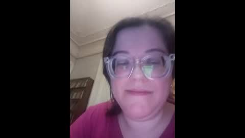 Marina online show from December 2, 2025, 10:27 pm