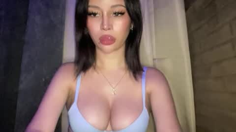 Snapshot of weebu010 chatting on December 5, 2025, 3:15 am Marie Pelie online show from December 5, 2025, 3:15 am