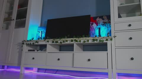  moon  online show from December 9, 2024, 4:26 pm