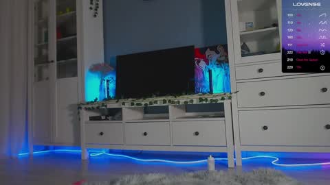  moon  online show from December 18, 2024, 3:55 pm