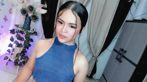 Snapshot of wellcumbabyxx chatting on May 8, 2026, 6:13 pm Hi Im LOVIE Please dont forget to follow and thumbs up me online show from May 8, 2026, 6:13 pm