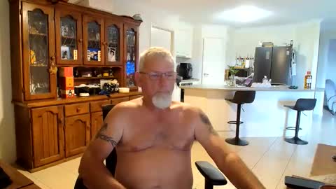 Snapshot of wellhelloo chatting on May 6, 2026, 5:25 am Wellhelloo online show from May 6, 2026, 5:25 am
