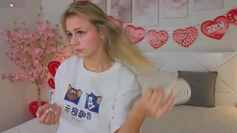 Im Wendy online show from February 13, 2025, 3:39 am