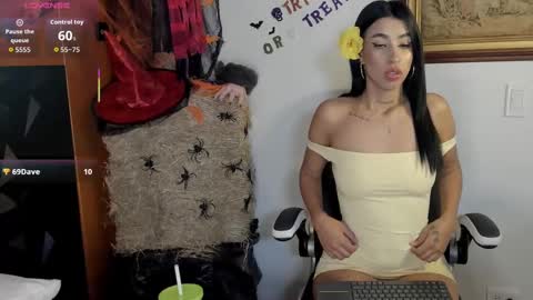 Wendy Marshall  online show from October 27, 2025, 7:18 pm