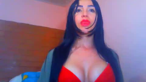 TaTis online show from December 6, 2024, 4:38 pm