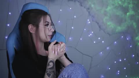 little girl who is always rightLisa online show from January 22, 2025, 5:26 am