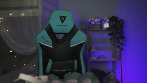 little girl who is always rightLisa online show from September 24, 2025, 2:04 am