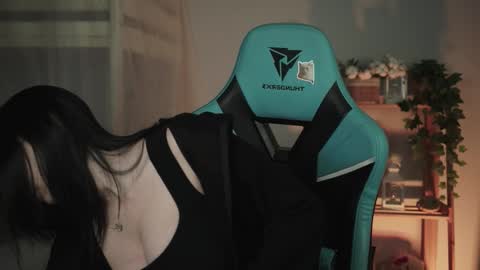 little girl who is always rightLisa online show from October 22, 2025, 1:39 am