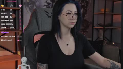 little girl who is always rightLisa online show from November 9, 2025, 1:26 am