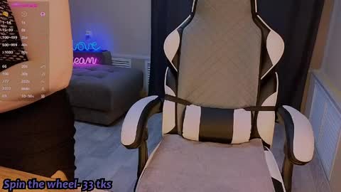 Molly online show from April 3, 2026, 9:18 am