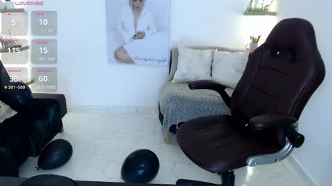 Snapshot of wet_liss chatting on May 31, 2026, 3:19 pm Diva online show from May 31, 2026, 3:19 pm
