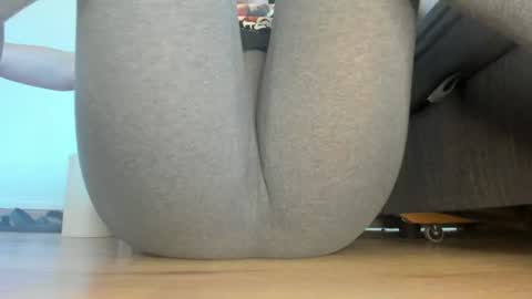 Snapshot of wet_pants2022 chatting on June 18, 2026, 8:58 am wet_pants2022 online show from June 18, 2026, 8:58 am