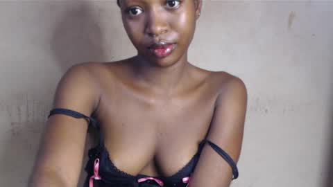 Bella online show from May 14, 2026, 12:01 pm