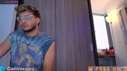 Mia and Dylan online show from November 29, 2025, 9:07 pm