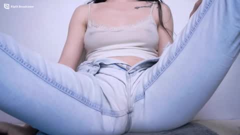 Beatrice Moan from LovenseWet from Tip MenuOpen for Private online show from March 12, 2025, 7:02 am