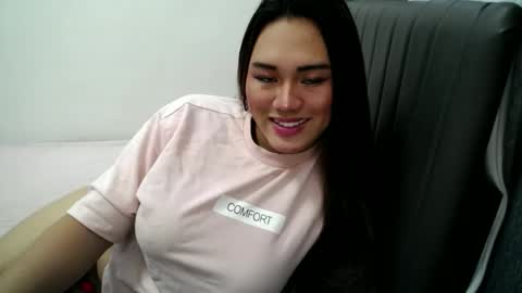 Snapshot of wetdreamasiax chatting on September 27, 2025, 12:10 pm jess online show from September 27, 2025, 12:10 pm