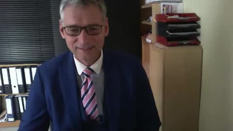 Snapshot of wetsuitedman chatting on May 23, 2026, 8:29 am Franz online show from May 23, 2026, 8:29 am