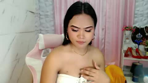 wettie_varsha online show from November 23, 2025, 5:57 pm