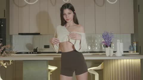 Naomi online show from November 20, 2025, 2:23 am