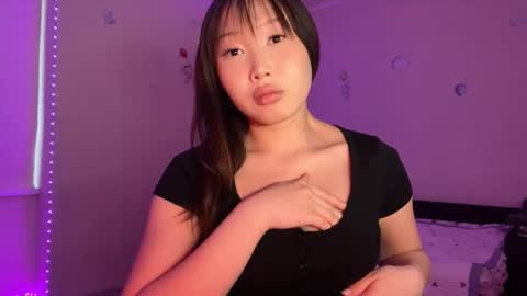 DarsyWhispers online show from December 2, 2025, 11:04 am