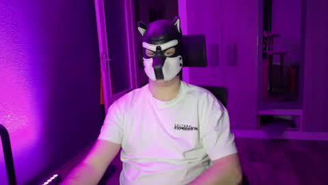 white_pup online show from April 13, 2026, 6:13 pm