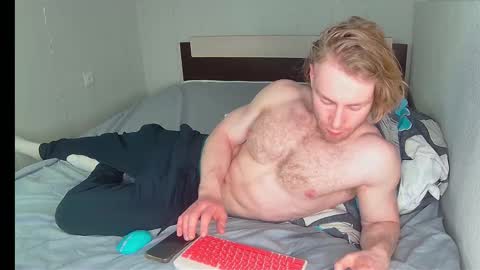 whitebars22 online show from March 24, 2026, 5:12 am