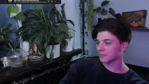 Gus online show from November 10, 2025, 8:52 pm