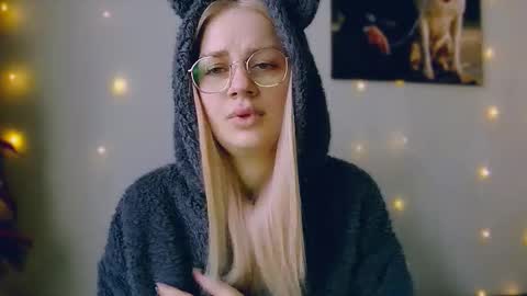 whitehex666 online show from February 10, 2026, 9:35 am