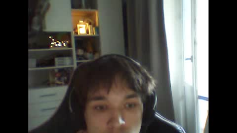 whitekingg online show from November 26, 2025, 10:49 am