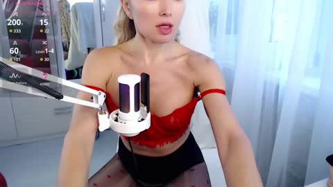 WhiteLaBunny online show from October 24, 2025, 9:38 am