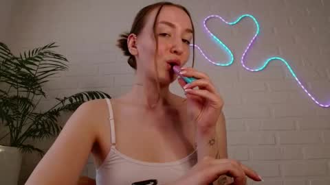 Snapshot of whiteprincessluna chatting on April 24, 2026, 2:08 pm You wont find me here on Saturdays and Sundays online show from April 24, 2026, 2:08 pm