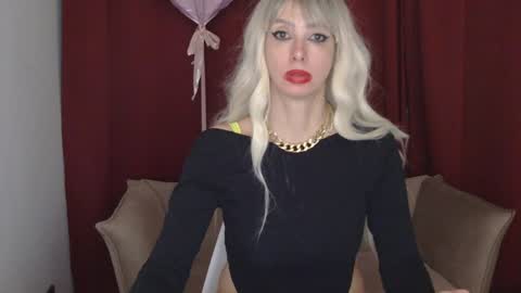 White Queen online show from February 3, 2025, 8:35 pm