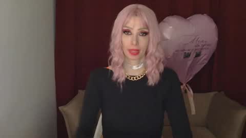 White Queen online show from February 16, 2025, 6:43 pm