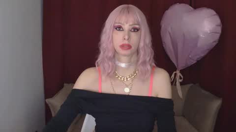 White Queen online show from February 18, 2025, 4:37 pm