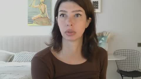 White Queen online show from July 12, 2026, 4:14 am