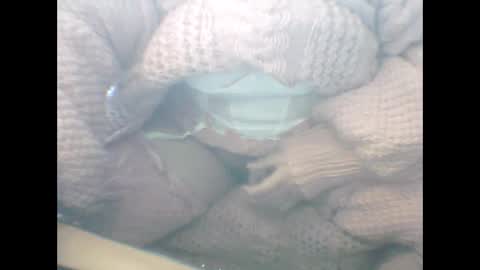 Snapshot of whitesweater chatting on February 12, 2025, 10:14 am whitesweater online show from February 12, 2025, 10:14 am